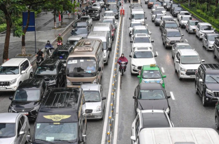 Từ 7/2026, taxi và xe kinh doanh đến 8 chỗ đầu tư mới phải dùng năng lượng xanh