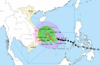 Bão số 15 Koto mạnh 4 cấp sau hơn 1 ngày vào Biển Đông, đường đi phức tạp