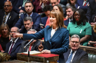 Bộ Tài chính Anh cam kết không trở lại chính sách “thắt lưng buộc bụng”