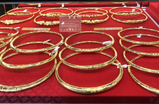 Sáng 27-11, giá vàng giữ mức đỉnh 2 tuần