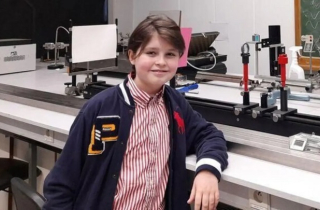 Thần đồng Vật lý 15 tuổi người Bỉ muốn kéo dài tuổi thọ con người