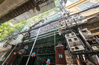 Cháy nhà 6 tầng trong ngõ sâu ở Hà Nội