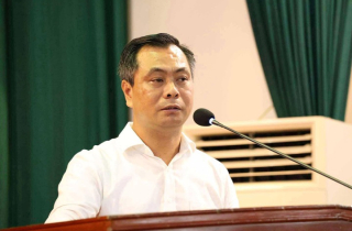 Sinh viên bức xúc tiền hỗ trợ A80, Hiệu trưởng nói lý do phiếu chi trống số tiền