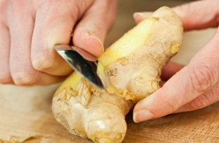 Có nên gọt vỏ gừng trước khi sử dụng?