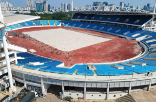 Cận cảnh sân Mỹ Đình sắp thay cỏ mới, hết cảnh 'đá bóng trên mặt ruộng'