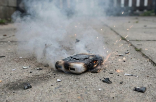 Vì sao pin sạc dự phòng dễ cháy nổ và làm thế nào để nhận biết sớm?