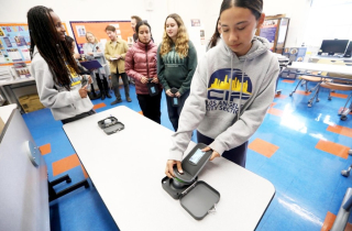 Xây dựng môi trường giáo dục lành mạnh