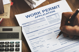 Mỹ rút ngắn thời hạn giấy phép lao động cho người nước ngoài