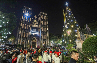 Lễ Giáng sinh năm 2025 rơi vào thứ mấy?