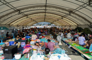 Căng thẳng biên giới Thái Lan - Campuchia gia tăng, người dân vội vã di tản