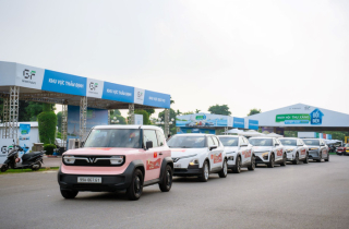 Gia đình trẻ chọn VinFast VF 3 vì “đi 2 tuần tốn chưa bằng 1 bát phở”