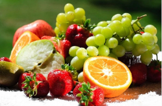 Trái cây tươi và trái cây khô khác nhau thế nào về giá trị dinh dưỡng?