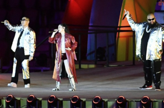 Biểu diễn khai mạc SEA Games 33 bị chê dở, ca sĩ nói do hát nhép trục trặc