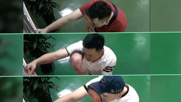 Đồng nghiệp giúp nhau trốn việc, in cả tập mặt nạ giấy để lừa máy chấm công