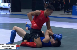 Võ sĩ MMA Việt Nam ra đòn tới tấp, đối thủ thua phát khóc