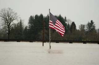 Lũ lụt kỷ lục, Mỹ sơ tán hơn 9.000 người dân trong đêm