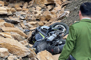 Sạt lở ở Phú Thọ vùi lấp 3 người