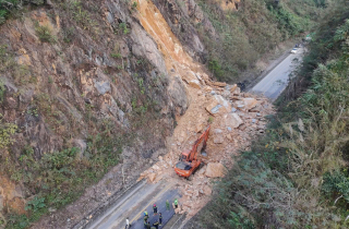Công ty HBI hỗ trợ tìm kiếm nạn nhân trong vụ sạt lở nghiêm trọng ở Mai Châu