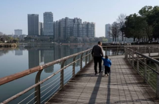 Nhà giàu Trung Quốc đổ xô tìm người mang thai hộ tại Mỹ