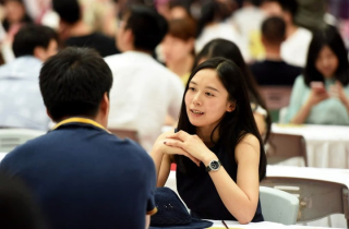 Tỷ phú 35 tuổi đăng tin tìm bạn đời, dân mạng nghi ngờ động cơ thật sự