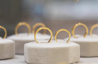 Giá vàng hôm nay 17/12: Vẫn đứng ở ngưỡng cao