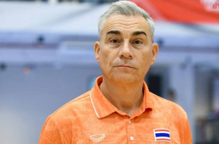 Dẫn dắt đội Thái Lan thua bẽ bàng, cựu HLV tuyển Việt Nam xin lỗi