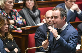 Đàm phán ngân sách Pháp năm 2026 rơi vào bế tắc: Gia tăng thách thức cho nền kinh tế