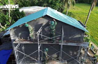 ‘Chiến dịch Quang Trung’ xây nhà thần tốc: ‘Bộ đội làm nhà nhanh mà đẹp lắm’
