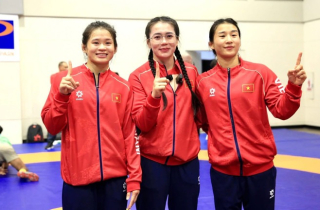 Xem 3 chị em 'Nguyen T' quét sạch đối thủ, thống trị sới vật SEA Games
