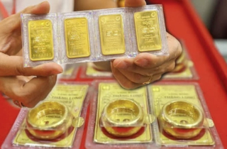 Vàng đắt nhất lịch sử 159 triệu đồng/lượng, chuyên gia cảnh báo không nên 'ôm'