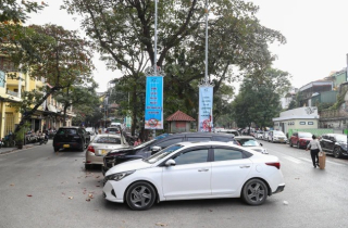 Hiện trạng vườn hoa được quy hoạch làm bãi đỗ xe ngầm đầu tiên ở phố cổ Hà Nội