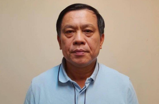 Thu giữ 25 phong bì tiền tỷ đề tên doanh nghiệp tại nơi làm việc của cựu Thứ trưởng Nguyễn Bá Hoan