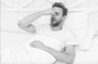4 dấu hiệu khi ngủ của đàn ông có tuổi thọ ngắn