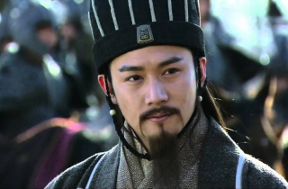 Khổng Minh tài kinh bang tế thế, nhưng rất yếu kém về quản trị