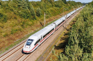 Chuyên gia nói gì về việc Vingroup rút khỏi siêu dự án Đường sắt cao tốc Bắc - Nam?