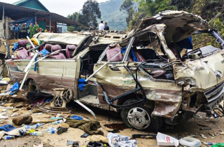 Lật xe chở đoàn thiện nguyện: 'Quà đã tới nơi, nhưng người tặng không còn'