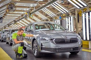 Thị trường ô tô thế giới năm 2025: Tấm gương phản chiếu kinh tế toàn cầu