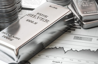 Giá bạc năm 2026: Nhà đầu tư lạc quan, chuyên gia cảnh báo điều chỉnh