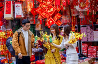 Dọn đi lo âu, giữ lại bình an: Tết của người trẻ hôm nay