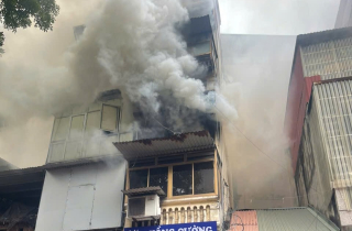 Hà Nội: Nhanh chóng dập tắt vụ cháy cửa hàng tại phố Hàng Mã