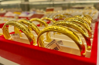 Giá vàng hôm nay 31/12: Hồi phục nhẹ sau phiên lao dốc mạnh