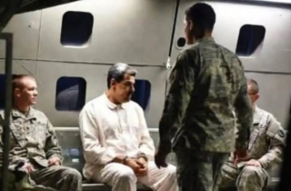 Ông Trump nói Mỹ sẽ 'điều hành' Venezuela và bán dầu, ông Maduro được đưa đến New York