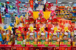 Hàng Tết 'đổ bộ' siêu thị dù chưa vào cao điểm mua sắm