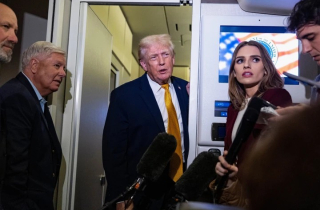 Ông Trump bất ngờ đổi giọng trong vụ cáo buộc Ukraine tấn công nơi ở ông Putin