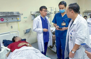 Bộ Y tế yêu cầu dồn lực cứu chữa nạn nhân vụ cháy nhà 3 tầng ở Hà Nội