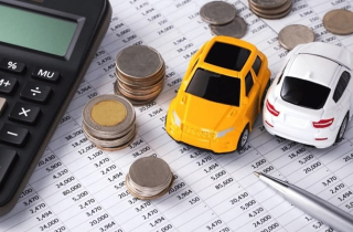 Lệ phí cấp mới chứng nhận đăng ký ô tô tại 2 thành phố lớn giảm còn 14 triệu đồng