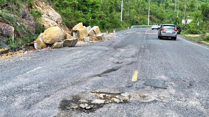 Quốc lộ 1D đoạn qua Đắk Lắk: Đường đẹp ven biển thành ác mộng giao thông