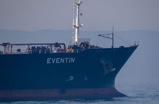 Mỹ đe dọa áp thuế 500% với một loạt quốc gia - đích ngắm vẫn là Nga