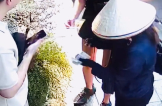 Công an Hà Nội xác minh clip khách Tây bị 'chặt chém' 850.000 đồng chiếc nón lá