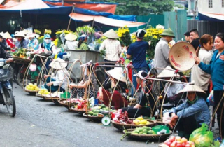 Cần luật hóa để hàng quán, chợ cóc không bủa vây đô thị
